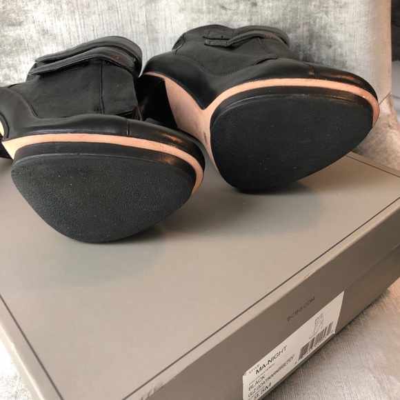 BCBGMAXAZRIA Women’s MA-Night Leather Bootie - Picture 6 of 6